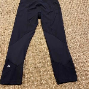 Black size 6 lululemon leggings